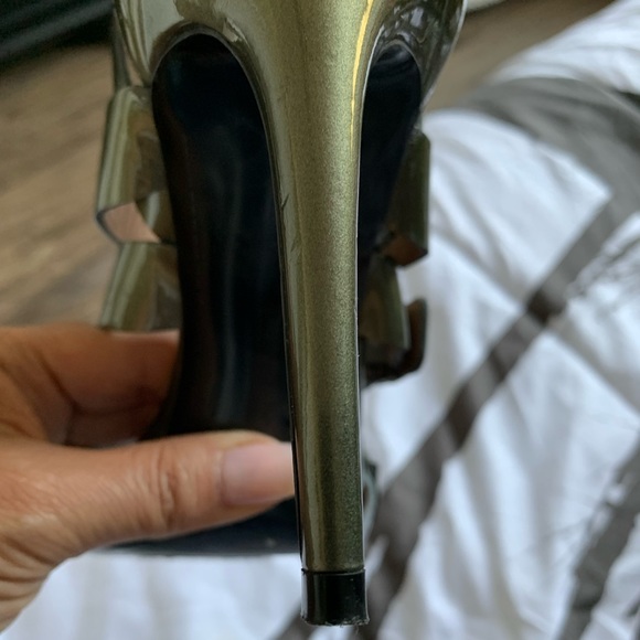 Vince Camuto green patent heels - Picture 3 of 5